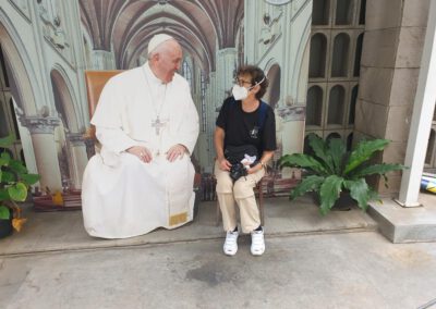 Java 2022, Jakarta, "der Papst" und ich bei der Kathedrale