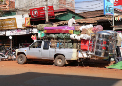 Kambodscha 2013, Sen Monorom, voll beladenes Auto