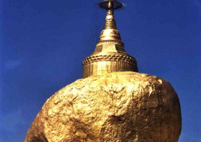 Burma 2001-2002, Goldener Fels