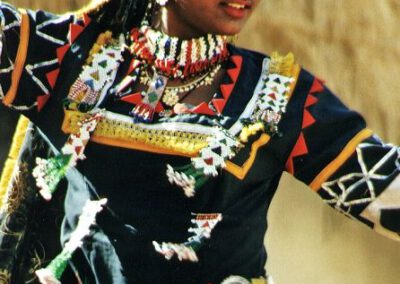 Rajasthan 2001, Tänzerin in Ajmer, Shilpgram