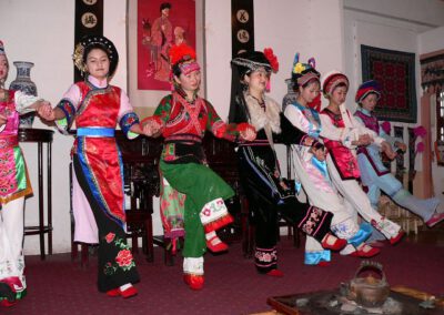 China 2007, Dali, Tänze i. Bai-Haus, Xizhou