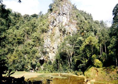 Sulawesi 1994, Tanah Toraja, Begräbnisfelsen in Londa