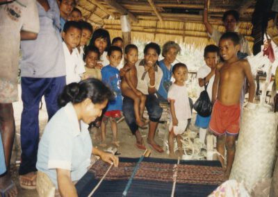 Lembata 1997, Rumah adat mit Kindern