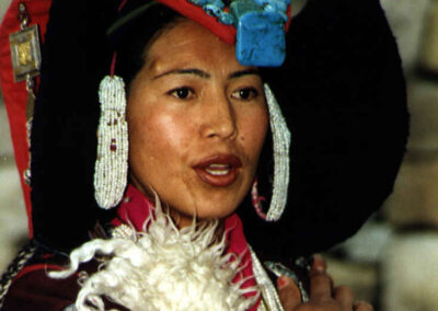 Ladakh, Tänzerin mit Perak
